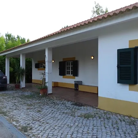 Casa Figueiras * 新皮尼亚尔